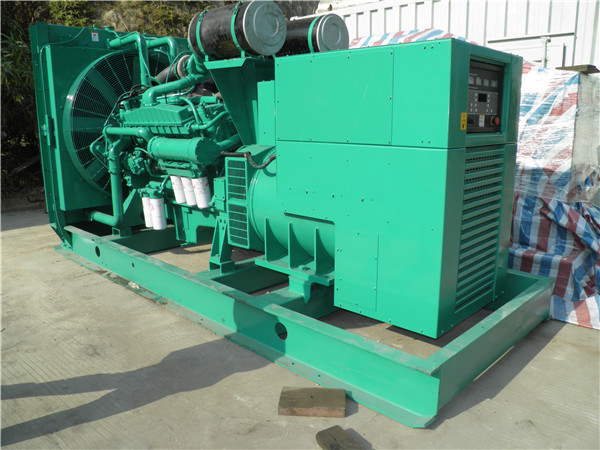 秀峰出租发电机 发电机组厂家：柴油发电机组的控制屏的作用是什么？